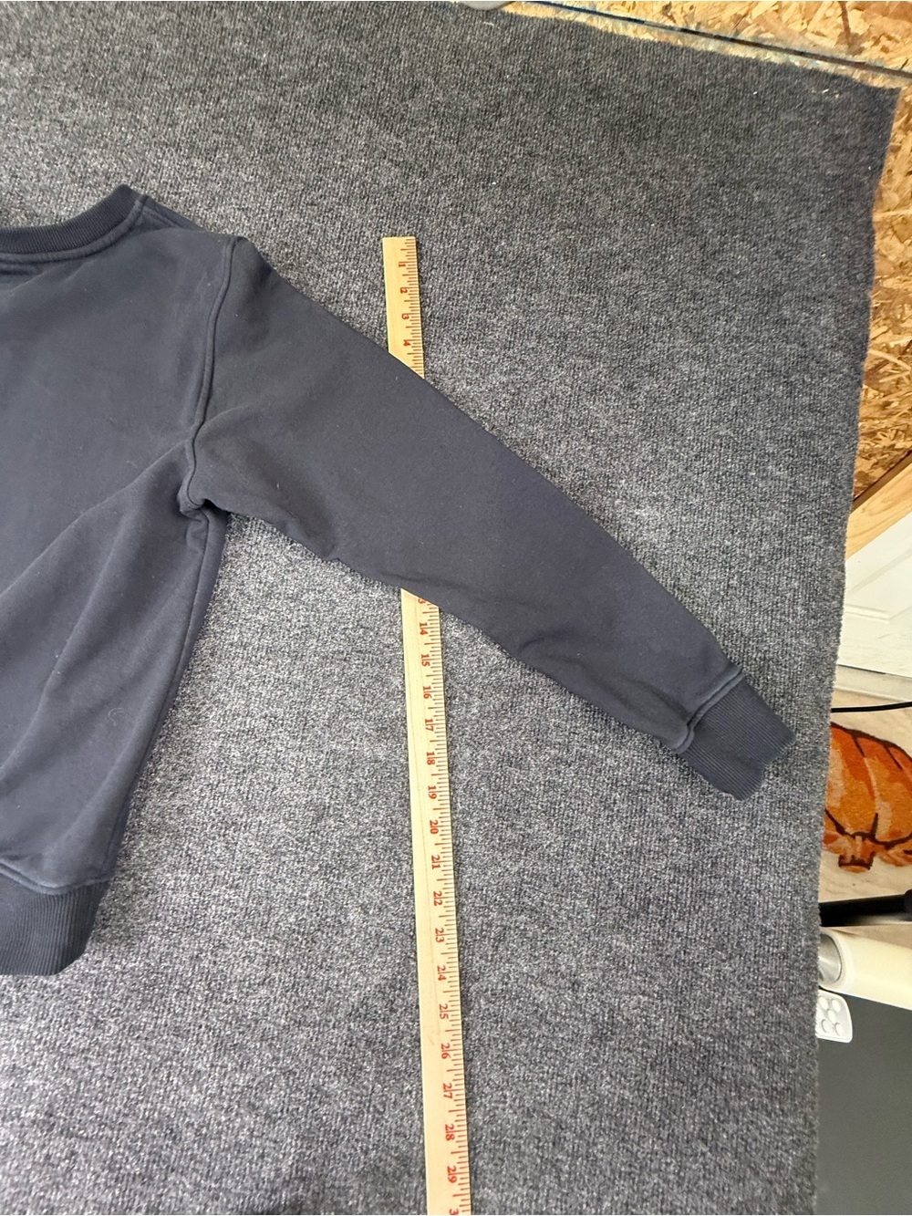 Fjallraven Black Crewneck Sweatshirt with Small Logo Patch Womens medium - Picture 7 of 8